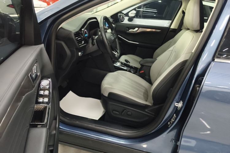 Used Ford Escape 2020 EcoBoost 245 Two-Wheel-Drive Titanium Edition Driver Seat