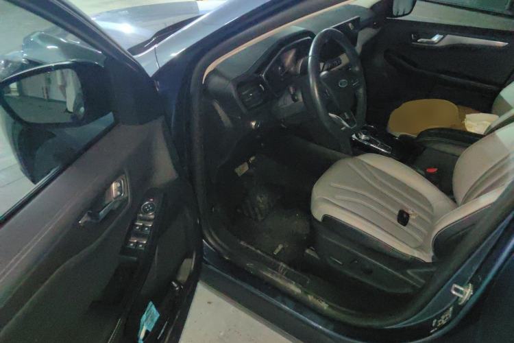 Used Ford Escape 2020 EcoBoost 245 Two-Wheel-Drive Comfort Edition Driver Seat