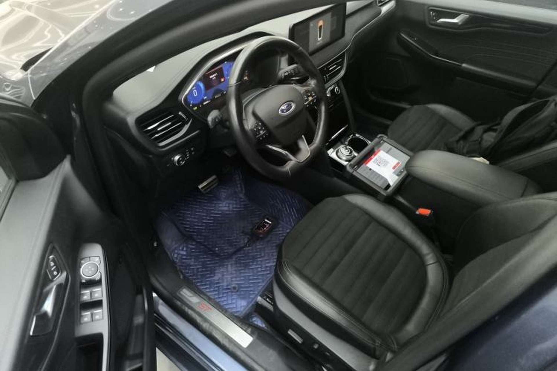 Used Ford Escape 2020 EcoBoost 245 Four-Wheel Drive ST-LINE Deluxe Edition Driver Seat