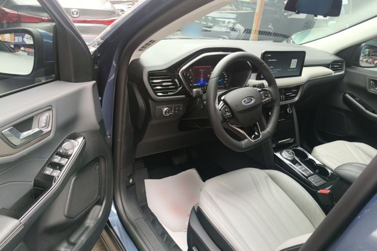 Used Ford Escape 2020 EcoBoost 245 Two-Wheel-Drive Titanium Edition Driver Seat