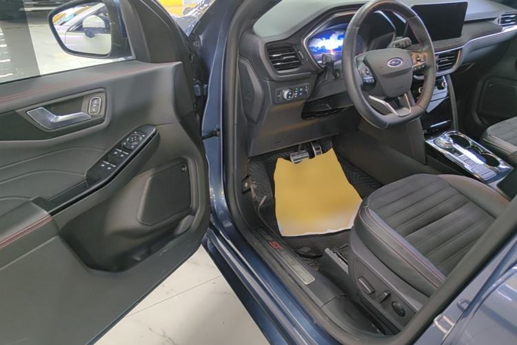 Used Ford Escape 2020 EcoBoost 245 Four-Wheel Drive ST-LINE Deluxe Edition Driver Seat