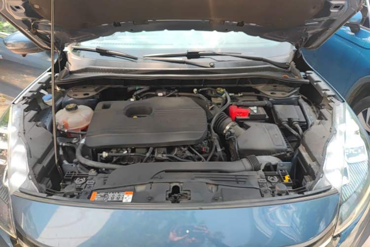 Used Ford Escape 2020 EcoBoost 245 Two-Wheel-Drive Titanium Edition Engine Bay