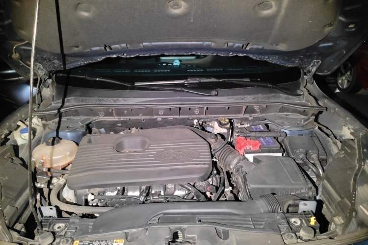 Used Ford Escape 2020 EcoBoost 245 Four-Wheel Drive ST-LINE Deluxe Edition Engine Bay