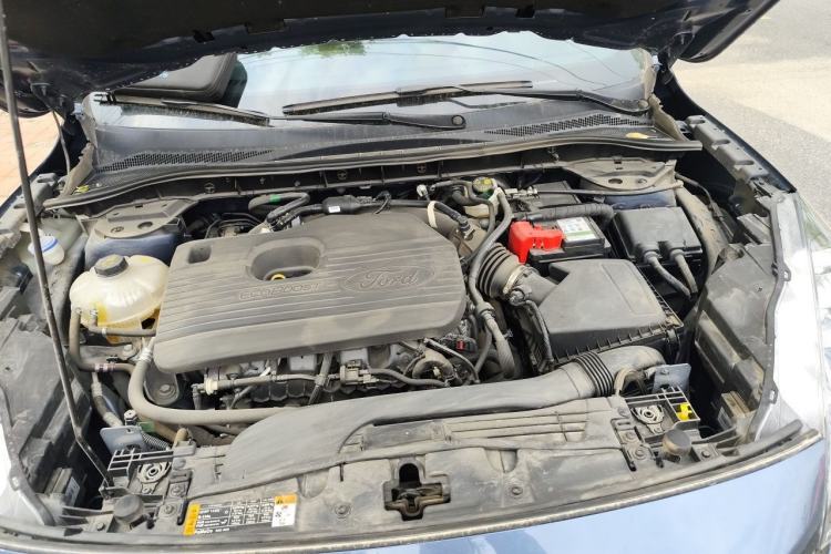 Used Ford Escape 2020 EcoBoost 245 Two-Wheel-Drive Titanium Edition Engine Bay