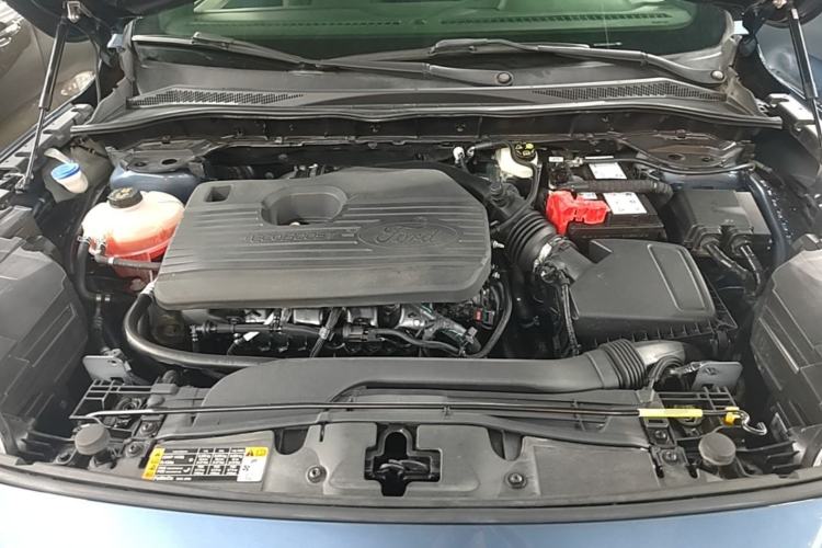 Used Ford Escape 2020 EcoBoost 245 Four-Wheel Drive ST-LINE Deluxe Edition Engine Bay