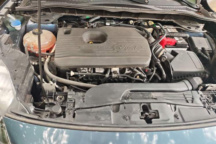 Used Ford Escape 2020 EcoBoost 245 Four-Wheel Drive Titanium Edition Engine Bay
