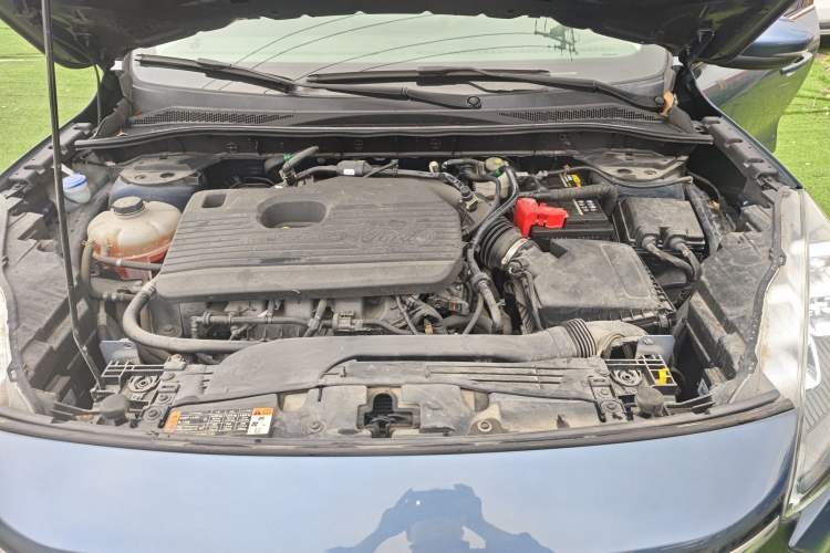 Used Ford Escape 2020 EcoBoost 245 Two-Wheel-Drive Titanium Edition Engine Bay