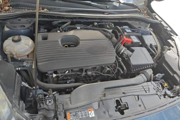 Used Ford Escape 2020 EcoBoost 245 Two-Wheel-Drive Titanium Edition Engine Bay