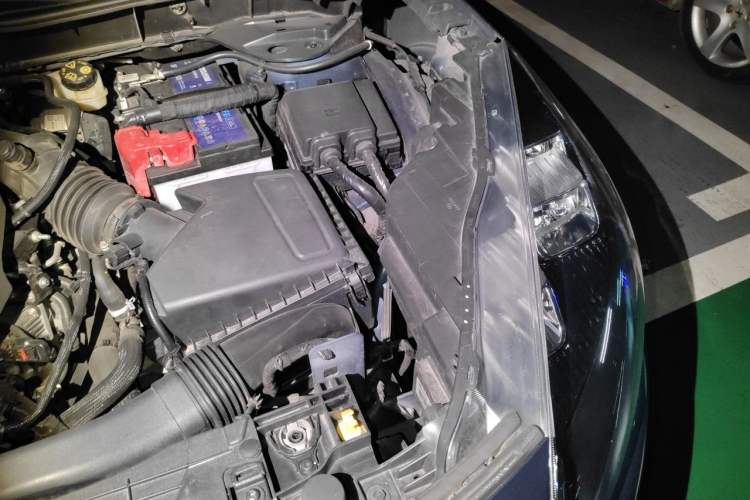 Used Ford Escape 2020 EcoBoost 245 Four-Wheel Drive ST-LINE Deluxe Edition Engine Bay Left