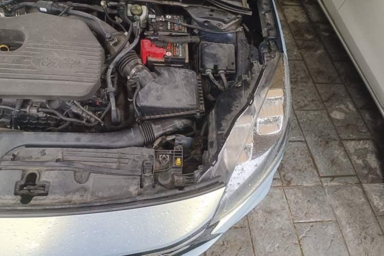 Used Ford Escape 2020 EcoBoost 245 Two-Wheel-Drive Titanium Edition Engine Bay Left