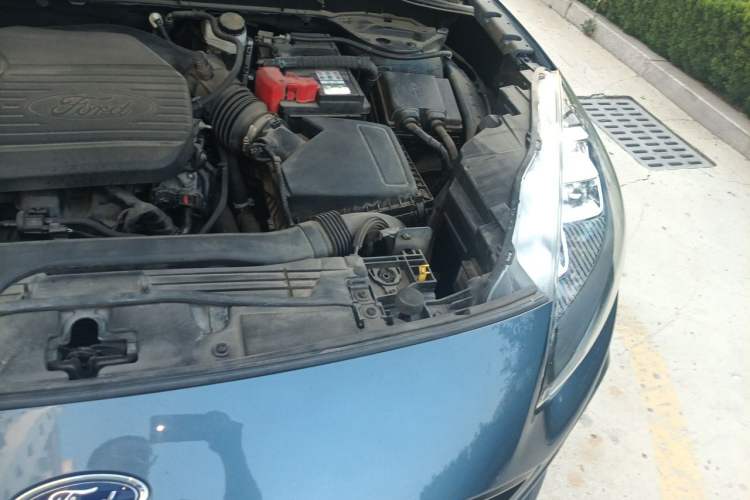 Used Ford Escape 2020 EcoBoost 245 Four-Wheel Drive ST-LINE Deluxe Edition Engine Bay Left