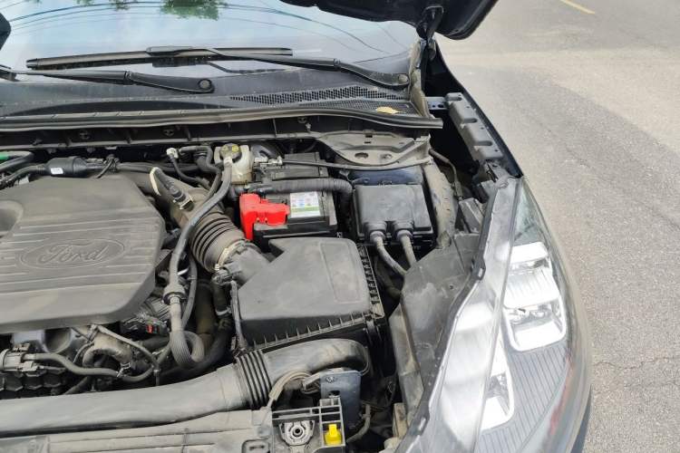 Used Ford Escape 2020 EcoBoost 245 Two-Wheel-Drive Titanium Edition Engine Bay Left