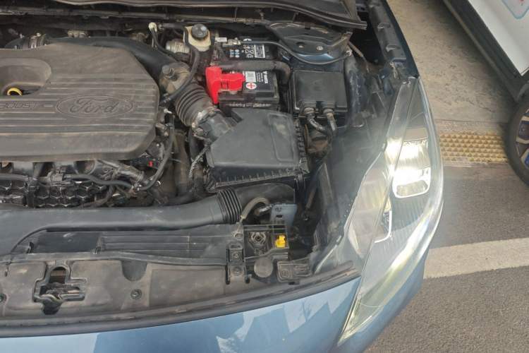 Used Ford Escape 2020 EcoBoost 245 Four-Wheel Drive Luxury Edition Engine Bay Left