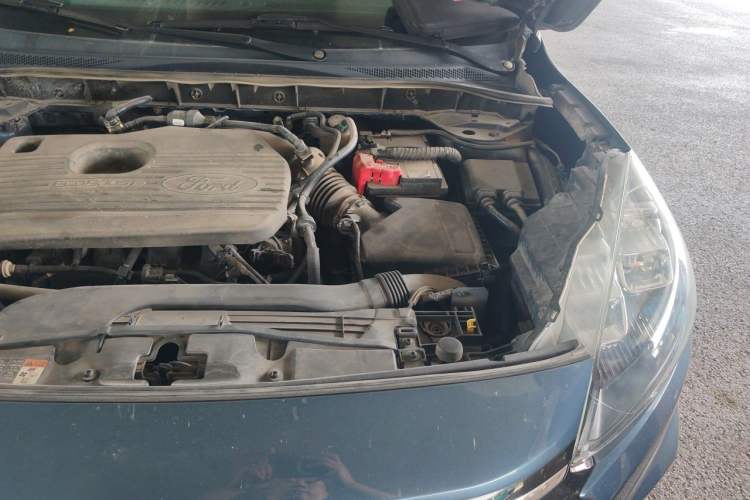 Used Ford Escape 2020 EcoBoost 245 Two-Wheel-Drive Titanium Edition Engine Bay Left