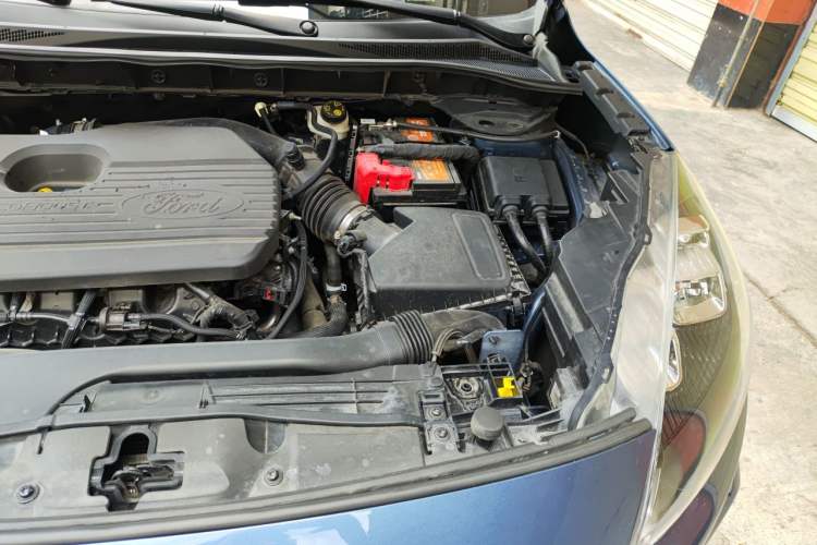 Used Ford Escape 2020 EcoBoost 245 Four-Wheel Drive ST-LINE Deluxe Edition Engine Bay Left