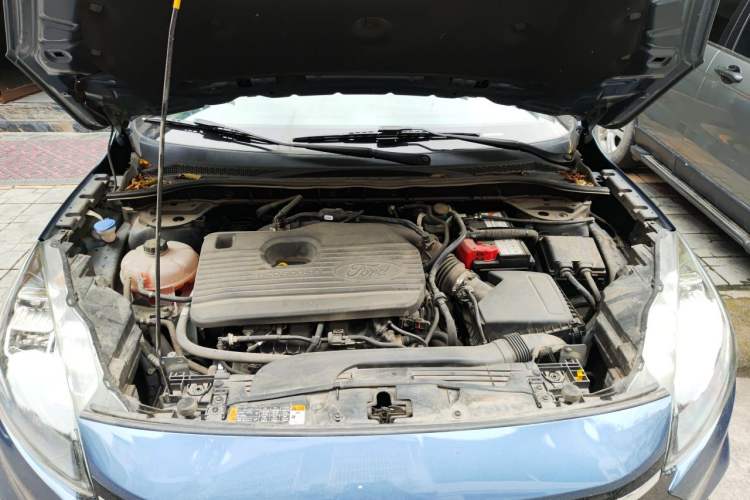Used Ford Escape 2020 EcoBoost 245 Two-Wheel-Drive Titanium Edition Engine Bay