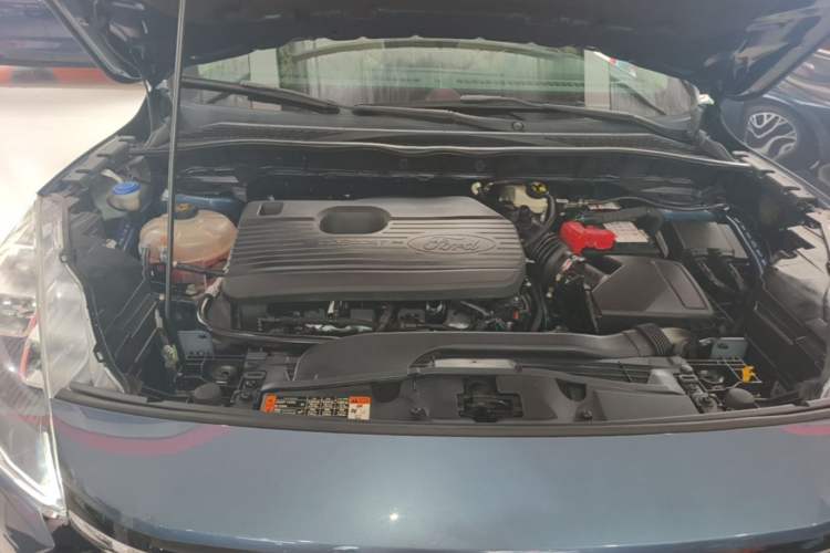 Used Ford Escape 2020 EcoBoost 245 Four-Wheel Drive Luxury Edition Engine Bay
