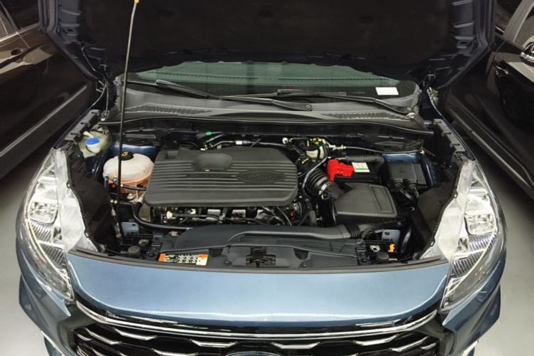 Used Ford Escape 2020 EcoBoost 245 Two-Wheel-Drive Titanium Edition Engine Bay