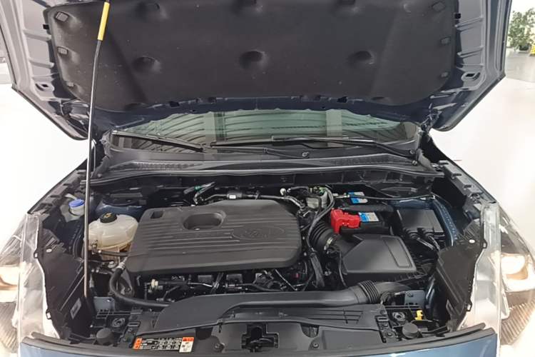 Used Ford Escape 2020 EcoBoost 245 Two-Wheel-Drive Comfort Edition Engine Bay