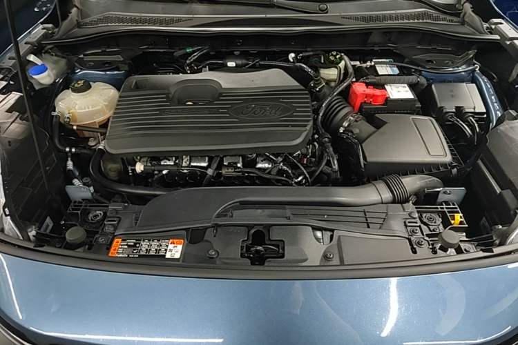 Used Ford Escape 2020 EcoBoost 245 Four-Wheel Drive Luxury Edition Engine Bay
