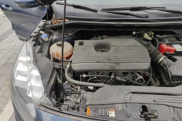 Used Ford Escape 2020 EcoBoost 245 Four-Wheel Drive Luxury Edition Engine Bay Right