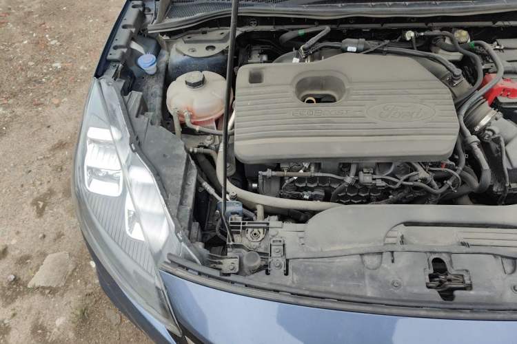 Used Ford Escape 2020 EcoBoost 245 Four-Wheel Drive Luxury Edition Engine Bay Right