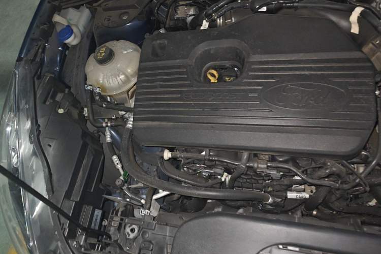 Used Ford Escape 2020 EcoBoost 245 Two-Wheel-Drive Titanium Edition Engine Bay Right