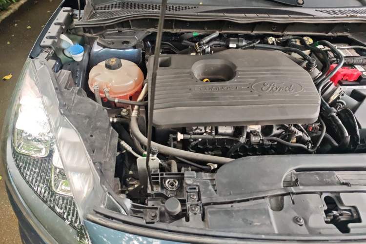 Used Ford Escape 2020 EcoBoost 245 Four-Wheel Drive Titanium Edition Engine Bay Right