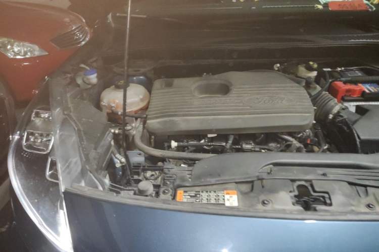 Used Ford Escape 2020 EcoBoost 245 Four-Wheel Drive ST-LINE Deluxe Edition Engine Bay Right