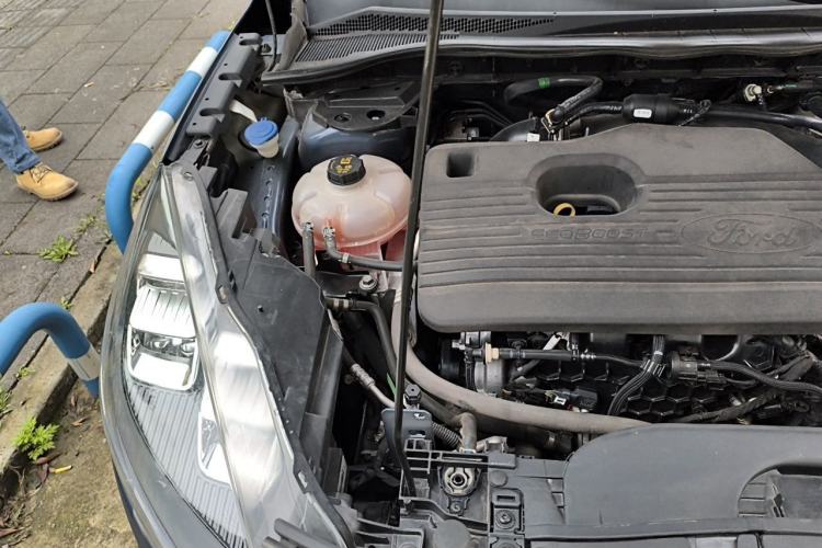 Used Ford Escape 2020 EcoBoost 245 Two-Wheel-Drive Titanium Edition Engine Bay Right