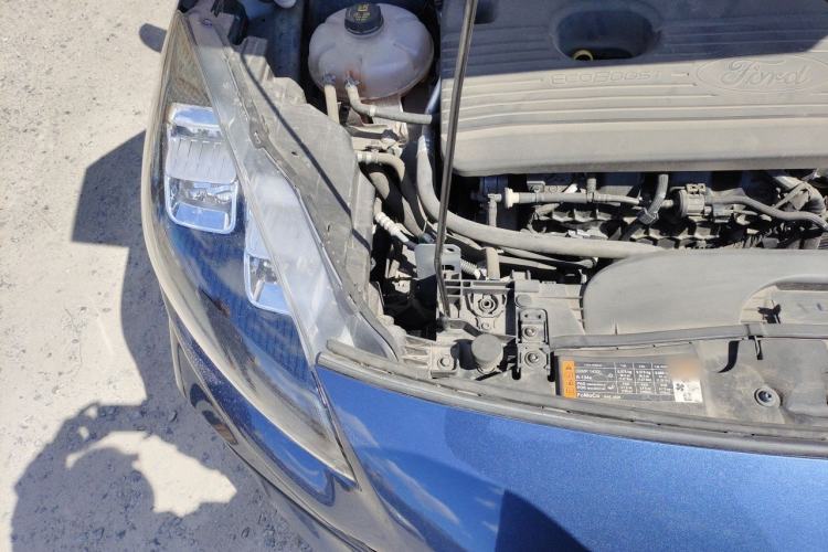 Used Ford Escape 2020 EcoBoost 245 Four-Wheel Drive ST-LINE Deluxe Edition Engine Bay Right