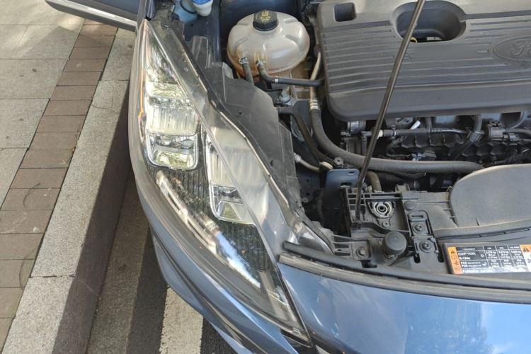 Used Ford Escape 2020 EcoBoost 245 Two-Wheel-Drive Titanium Edition Engine Bay Right