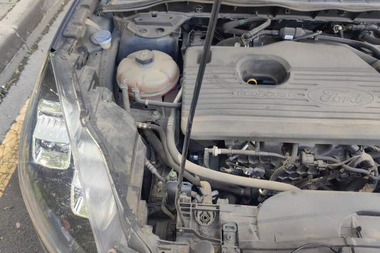 Used Ford Escape 2020 EcoBoost 245 Four-Wheel Drive Titanium Edition Engine Bay Right