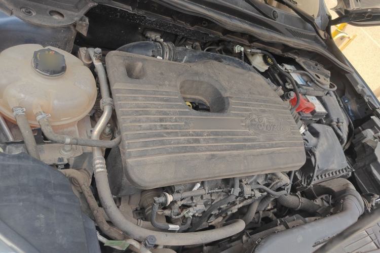 Used Ford Escape 2020 EcoBoost 245 Four-Wheel Drive Luxury Edition Engine Bay Right