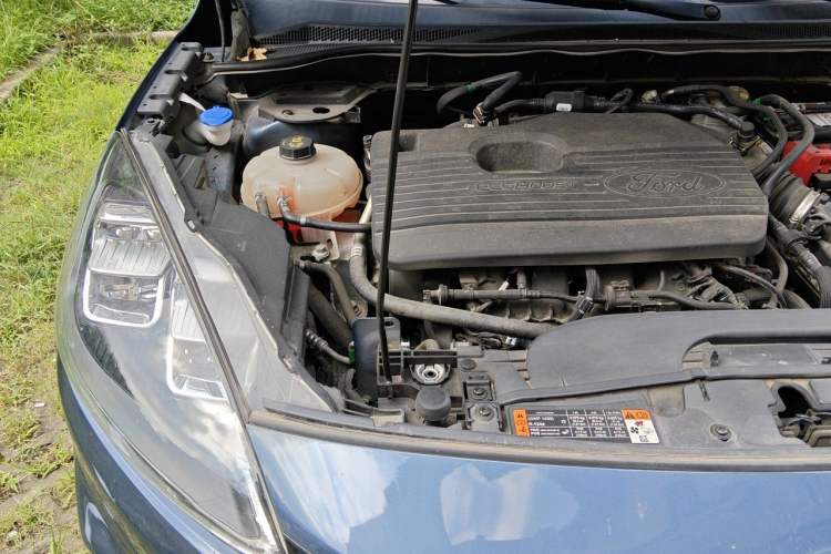 Used Ford Escape 2020 EcoBoost 245 Two-Wheel Drive Smart & Enjoyment Model Engine Bay Right