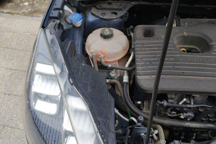 Used Ford Escape 2020 EcoBoost 245 Two-Wheel-Drive Titanium Edition Engine Bay Right