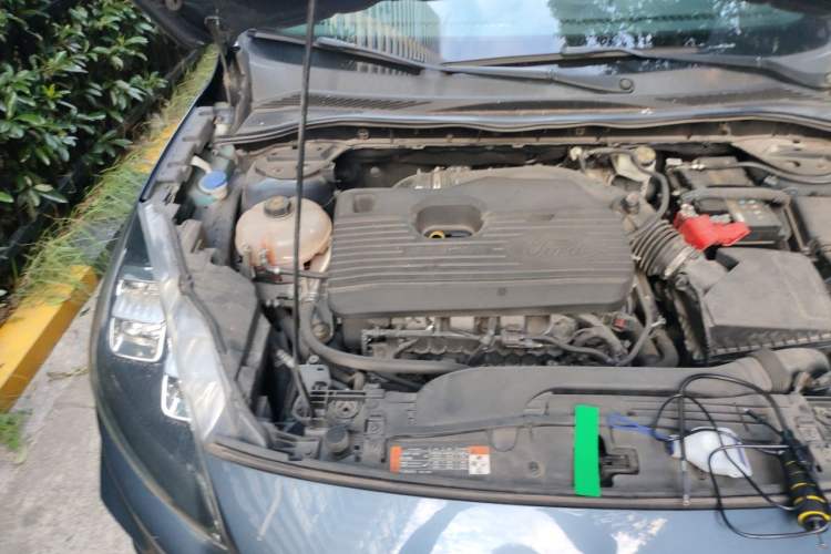 Used Ford Escape 2020 EcoBoost 245 Four-Wheel Drive ST-LINE Deluxe Edition Engine Bay Right