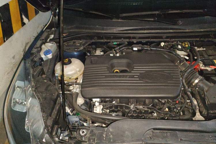 Used Ford Escape 2020 EcoBoost 245 Two-Wheel-Drive Titanium Edition Engine Bay Right