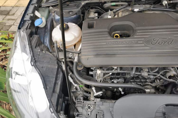 Used Ford Escape 2020 EcoBoost 245 Two-Wheel-Drive Titanium Edition Engine Bay Right