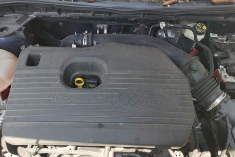 Used Ford Escape 2020 EcoBoost 245 Four-Wheel Drive ST-LINE Deluxe Edition Engine Bay