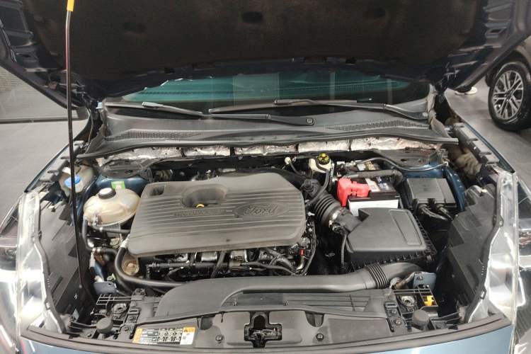 Used Ford Escape 2020 EcoBoost 245 Four-Wheel Drive ST-LINE Deluxe Edition Engine Bay