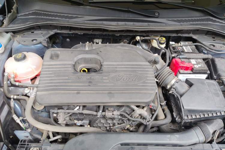 Used Ford Escape 2020 EcoBoost 245 Four-Wheel Drive Luxury Edition Engine Bay