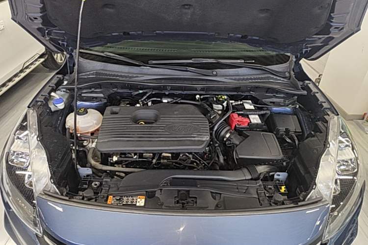 Used Ford Escape 2020 EcoBoost 245 Two-Wheel-Drive Titanium Edition Engine Bay