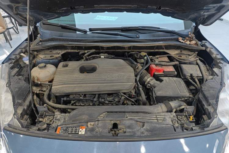 Used Ford Escape 2020 EcoBoost 245 Two-Wheel-Drive Titanium Edition Engine Bay