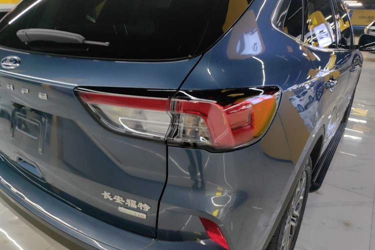 Used Ford Escape 2020 EcoBoost 245 Two-Wheel-Drive Titanium Edition Exterior 3