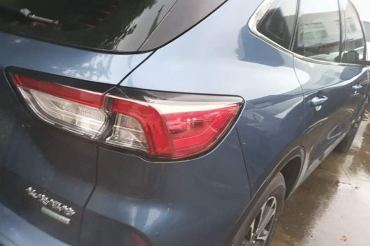 Used Ford Escape 2020 EcoBoost 245 Two-Wheel-Drive Comfort Edition Exterior 3