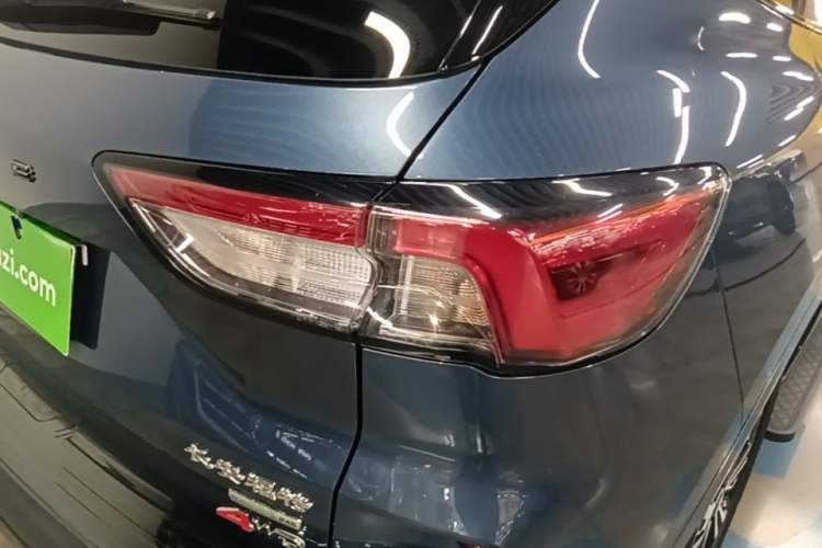 Used Ford Escape 2020 EcoBoost 245 Four-Wheel Drive ST-LINE Deluxe Edition Exterior 3