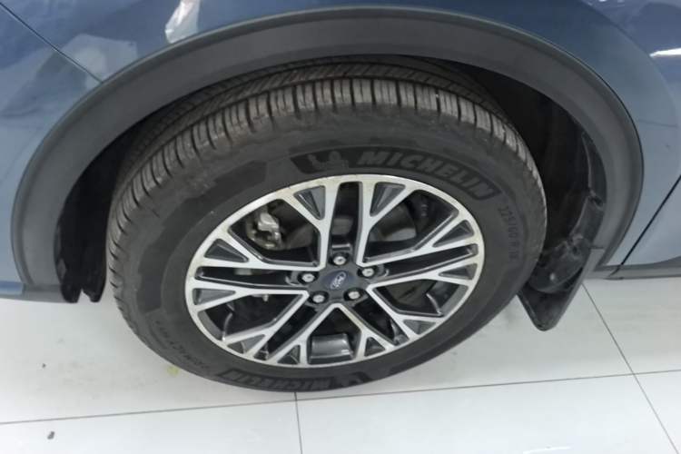 Used Ford Escape 2020 EcoBoost 245 Two-Wheel Drive Smart & Enjoyment Model Exterior 4