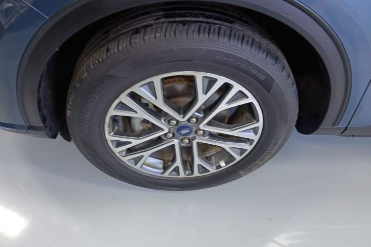 Used Ford Escape 2020 EcoBoost 245 Two-Wheel-Drive Titanium Edition Exterior 4