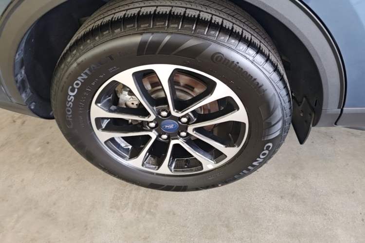 Used Ford Escape 2020 EcoBoost 245 Two-Wheel-Drive Comfort Edition Exterior 5
